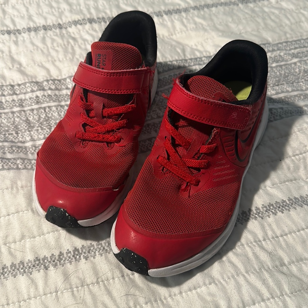 Boys Nike’s, Size 3Y